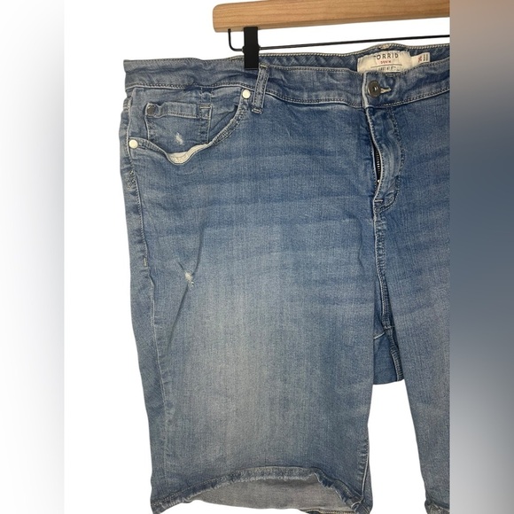 Torrid Women's Blue Jean Shorts - Picture 6 of 6
